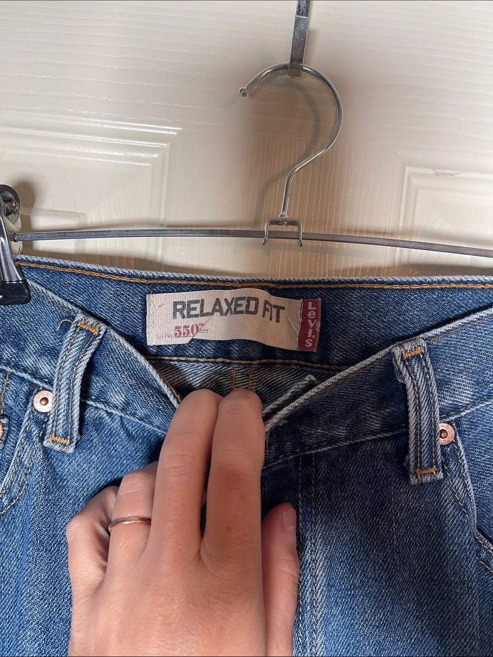 Levi's Men’s Blue Relaxed Jeans - Classic Back Pocket Design